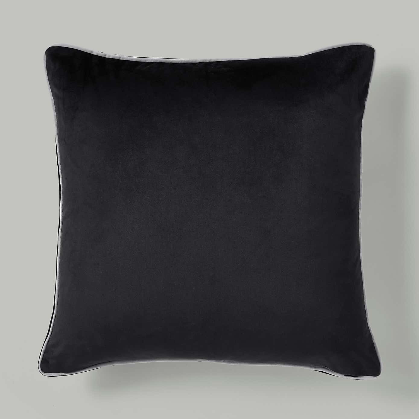 Carousel zoom image position 4 of 5