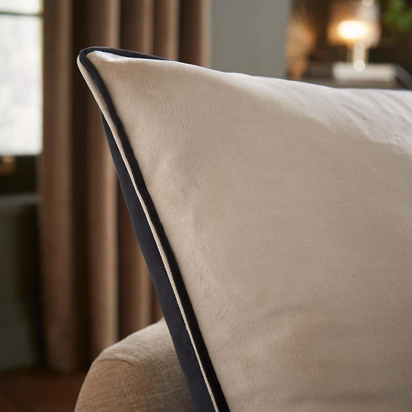 Carousel zoom image position 5 of 5