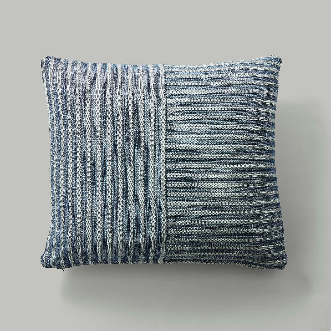 Carousel zoom image position 2 of 3