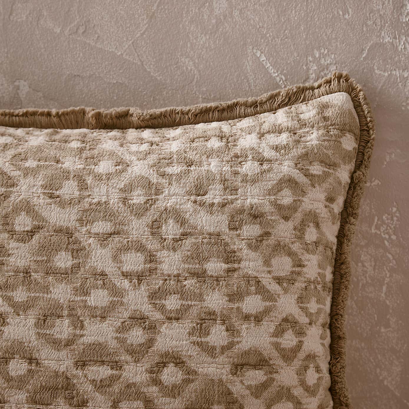 Carousel zoom image position 3 of 3