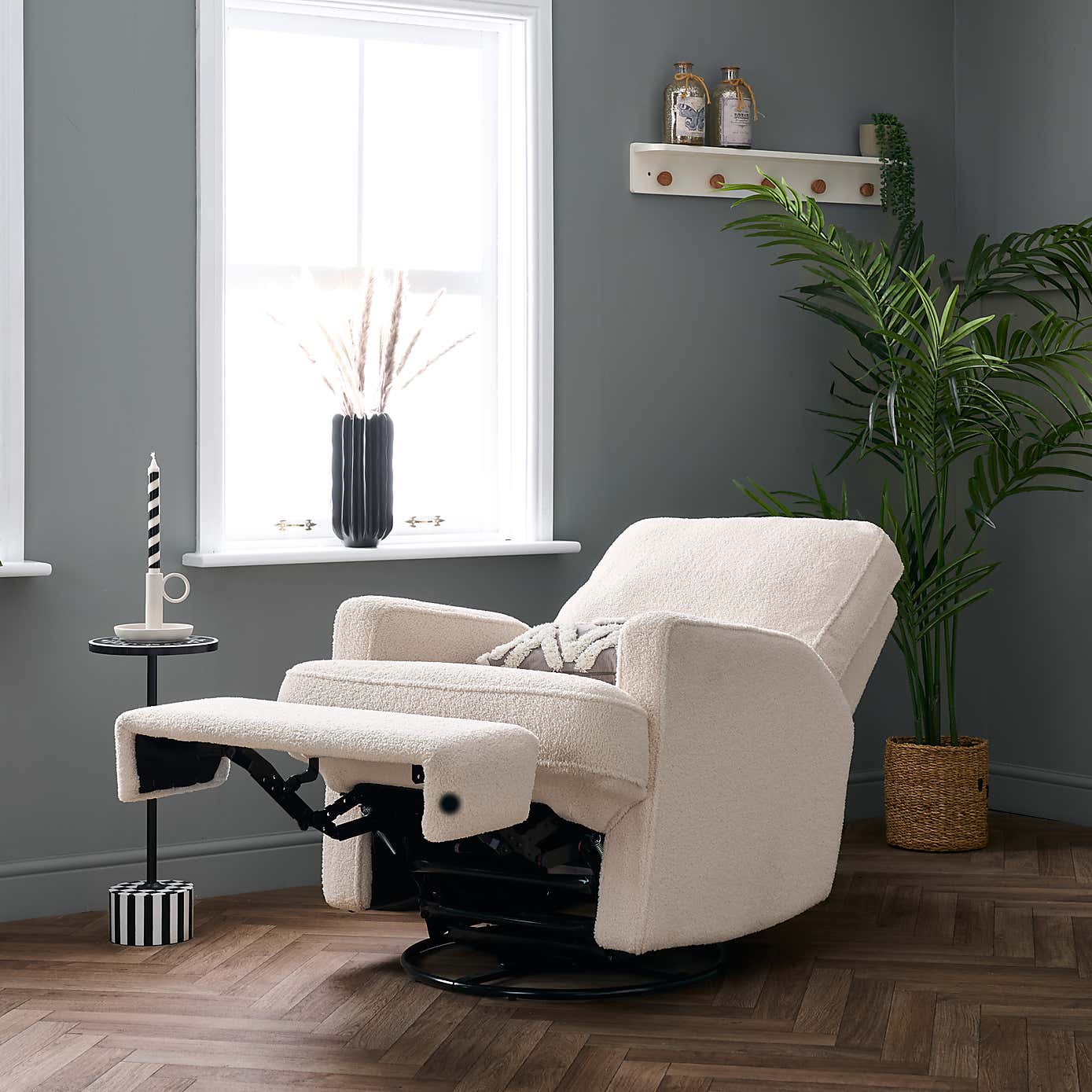 Carousel zoom image position 3 of 9