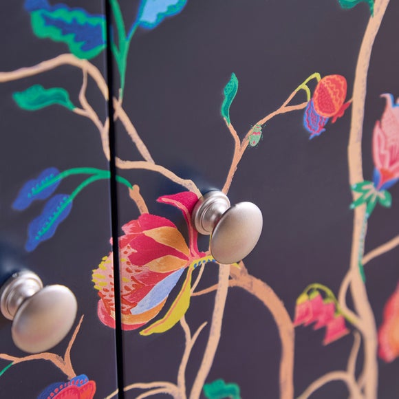 Carousel navigation image position 4 of 7