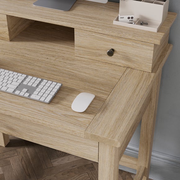 Carousel navigation image position 3 of 8