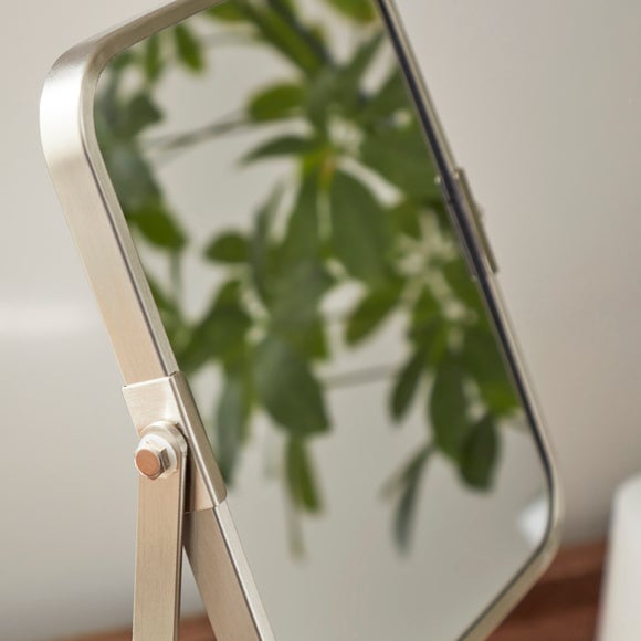 Carousel navigation image position 2 of 3