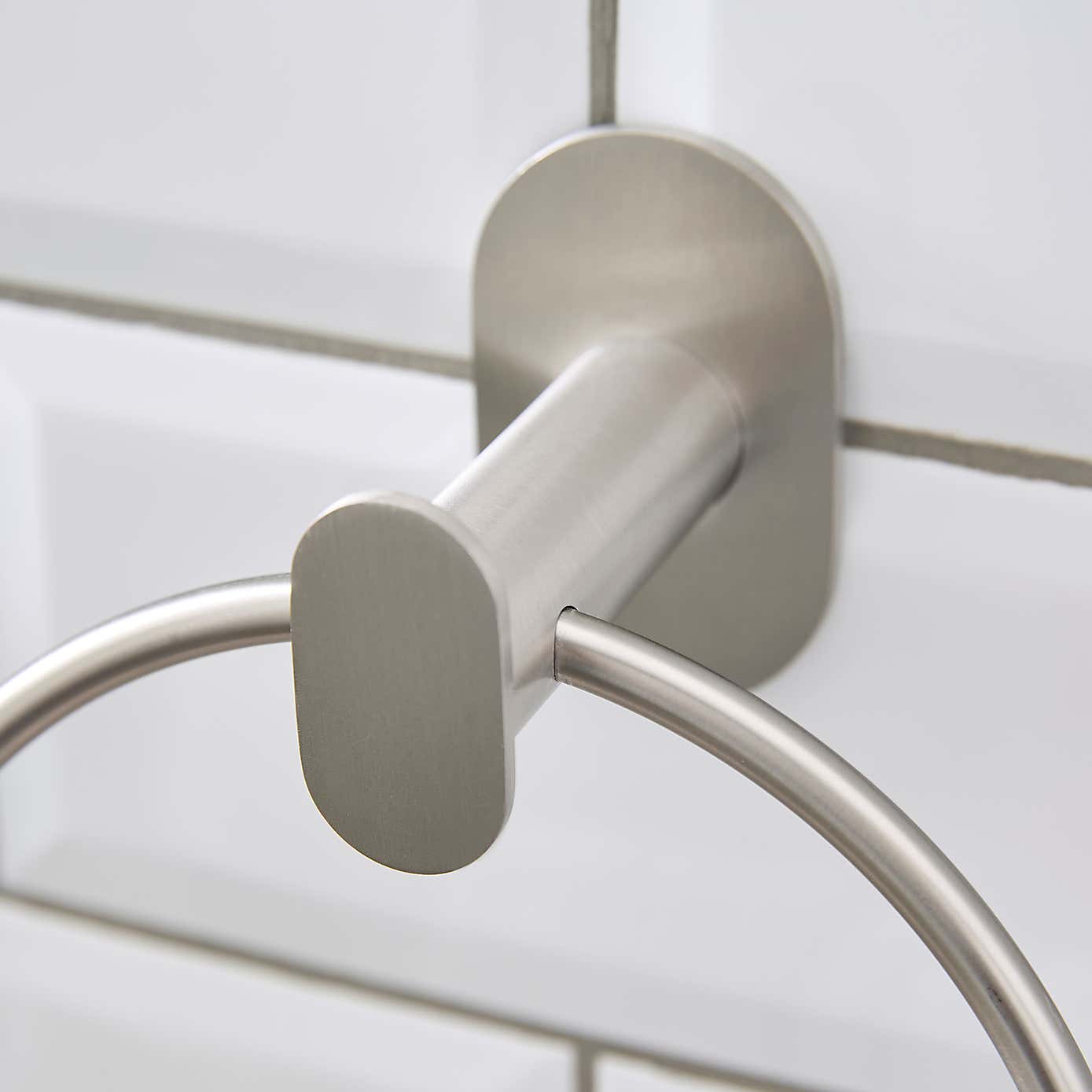 Carousel zoom image position 2 of 3