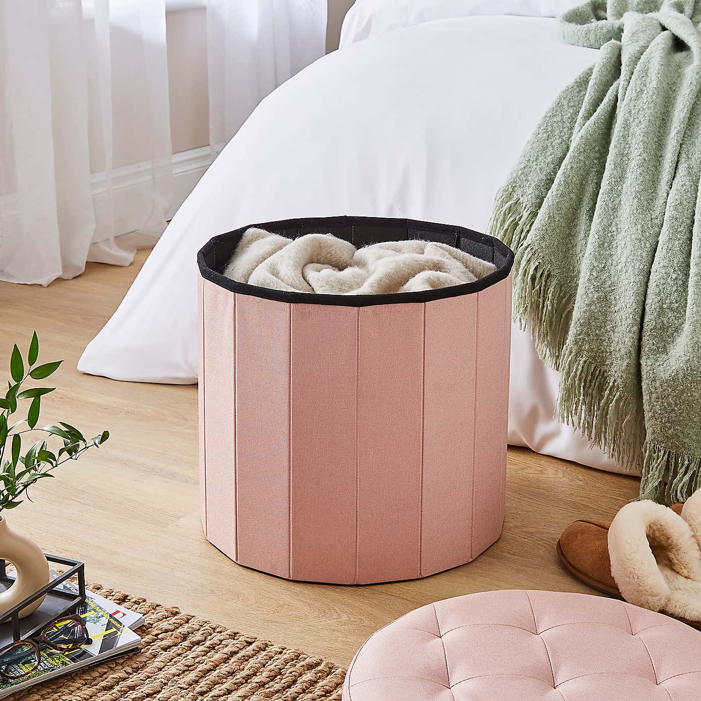 Carousel zoom image position 2 of 4