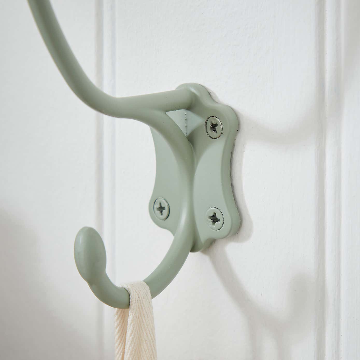 Carousel zoom image position 2 of 3