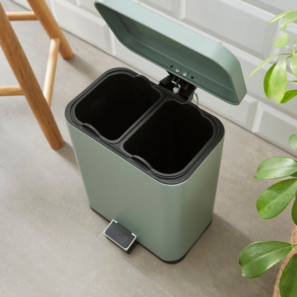 Carousel navigation image position 2 of 3