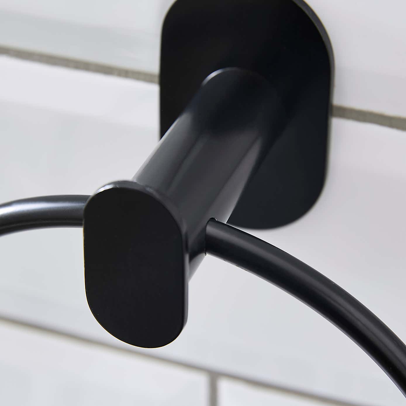 Carousel zoom image position 2 of 3