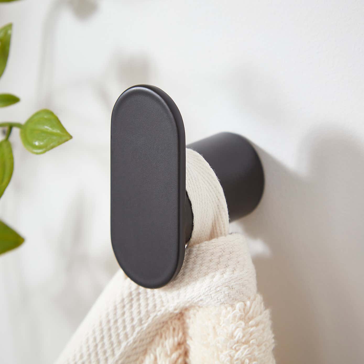 Carousel zoom image position 2 of 3