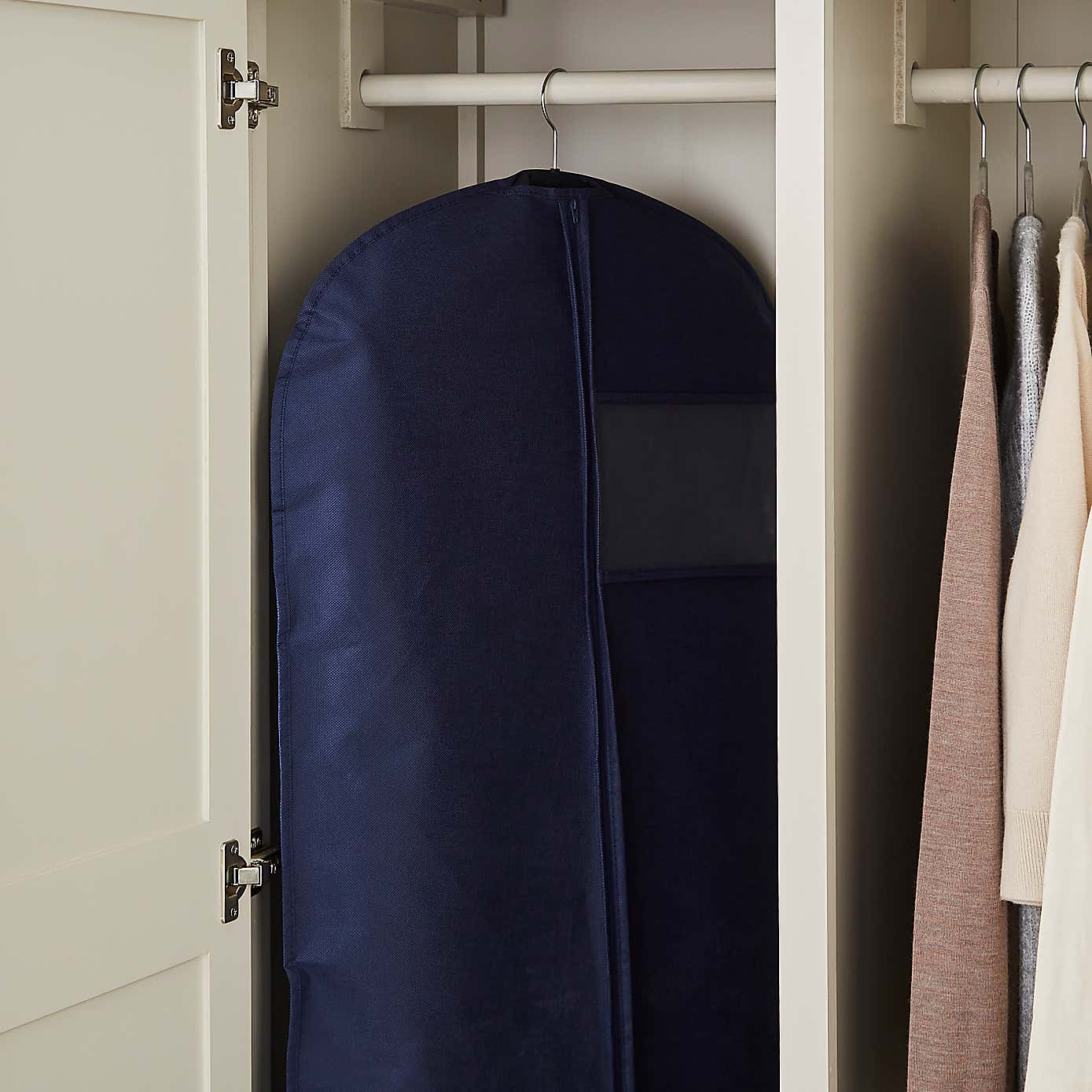 Carousel zoom image position 1 of 2