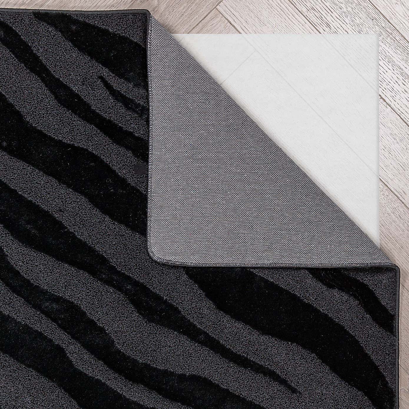 Carousel zoom image position 3 of 6