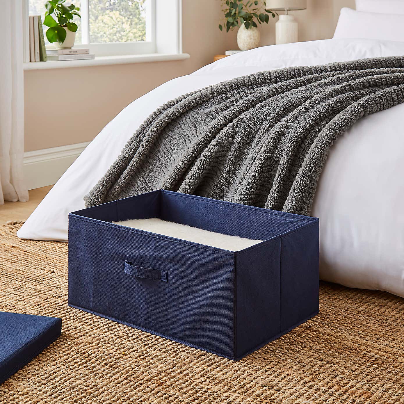 Carousel zoom image position 2 of 4