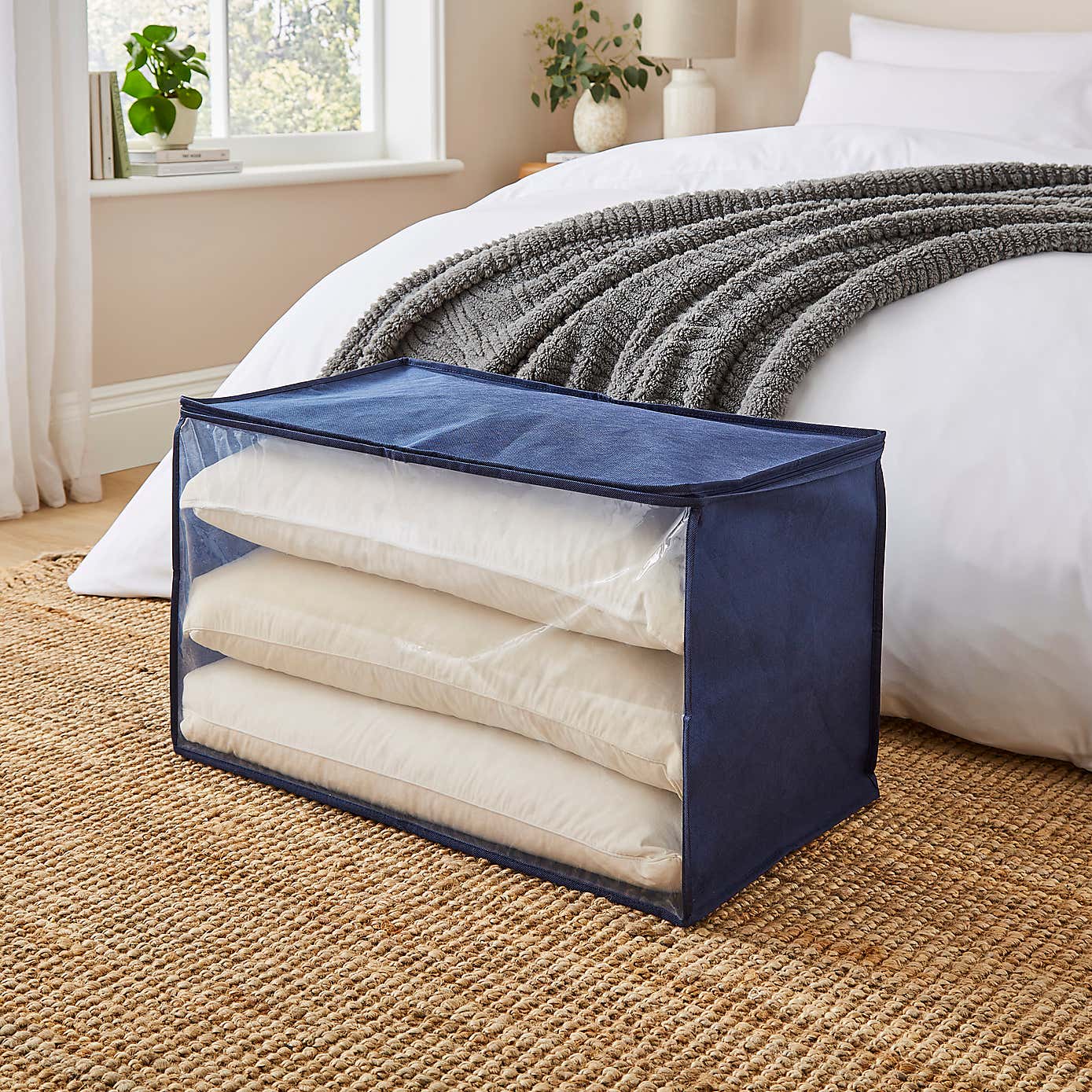 Carousel zoom image position 1 of 4