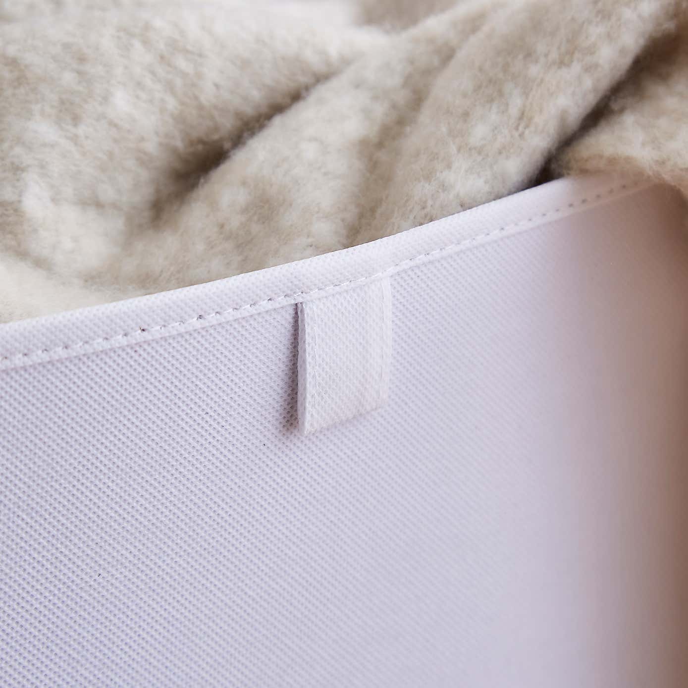 Carousel zoom image position 2 of 4