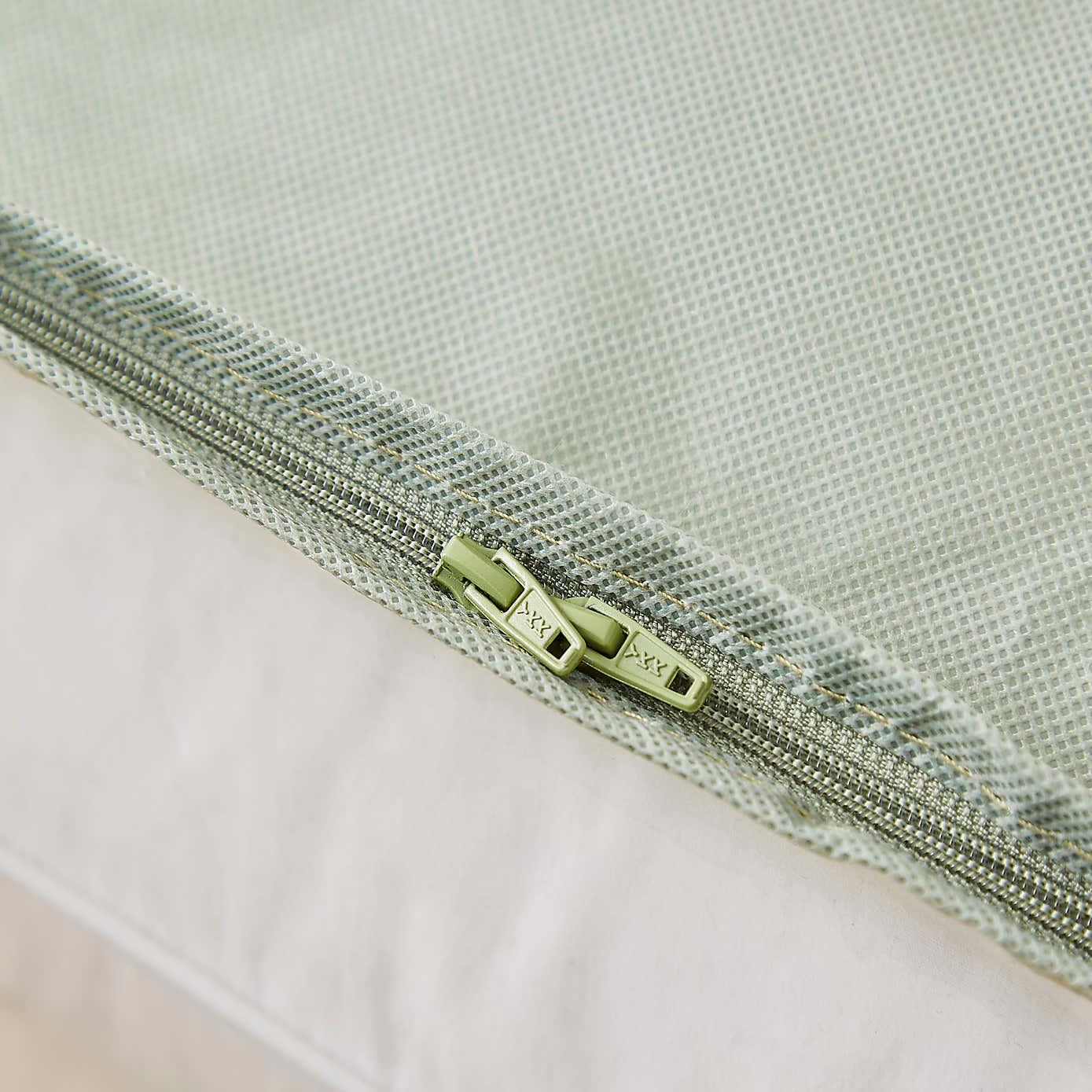 Carousel zoom image position 2 of 4