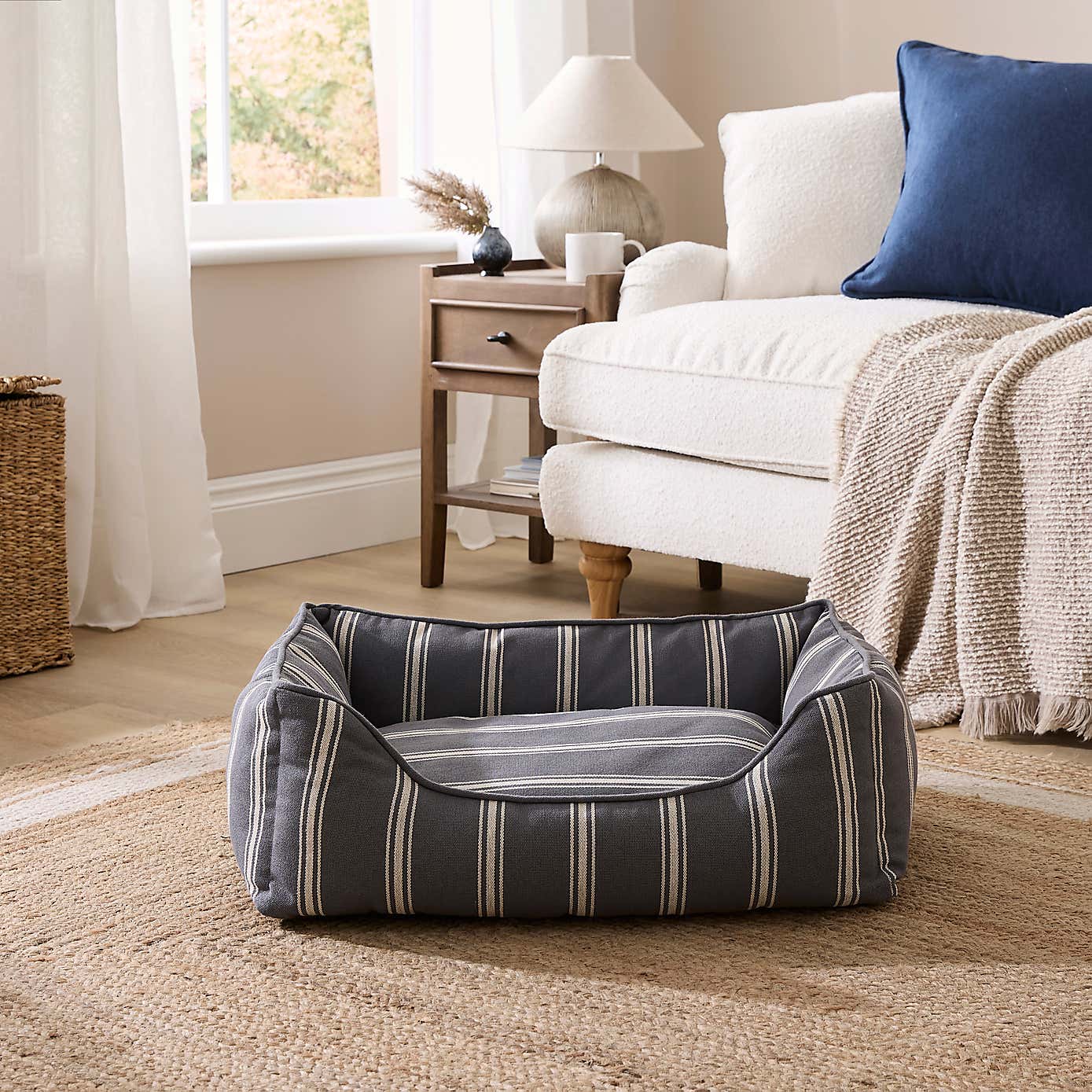 Carousel zoom image position 3 of 5