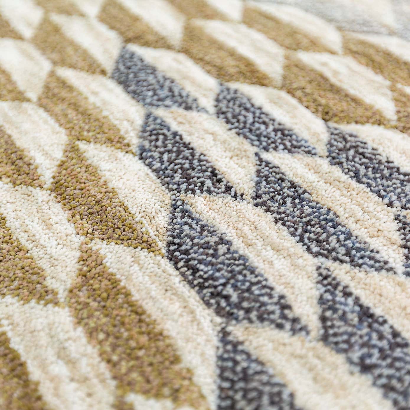 Carousel zoom image position 2 of 6