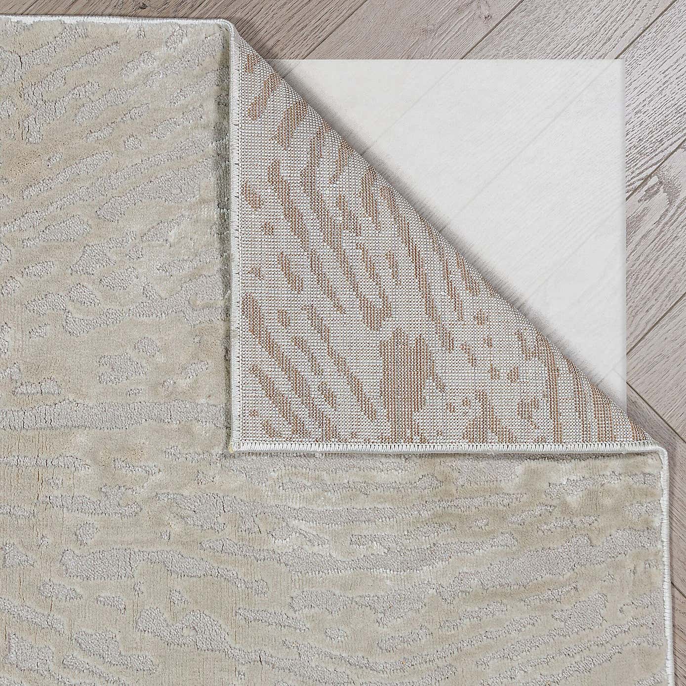 Carousel zoom image position 3 of 6