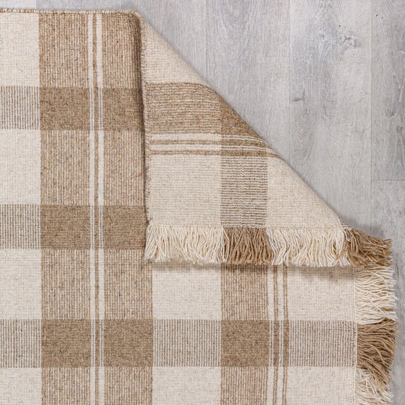 Carousel navigation image position 3 of 7