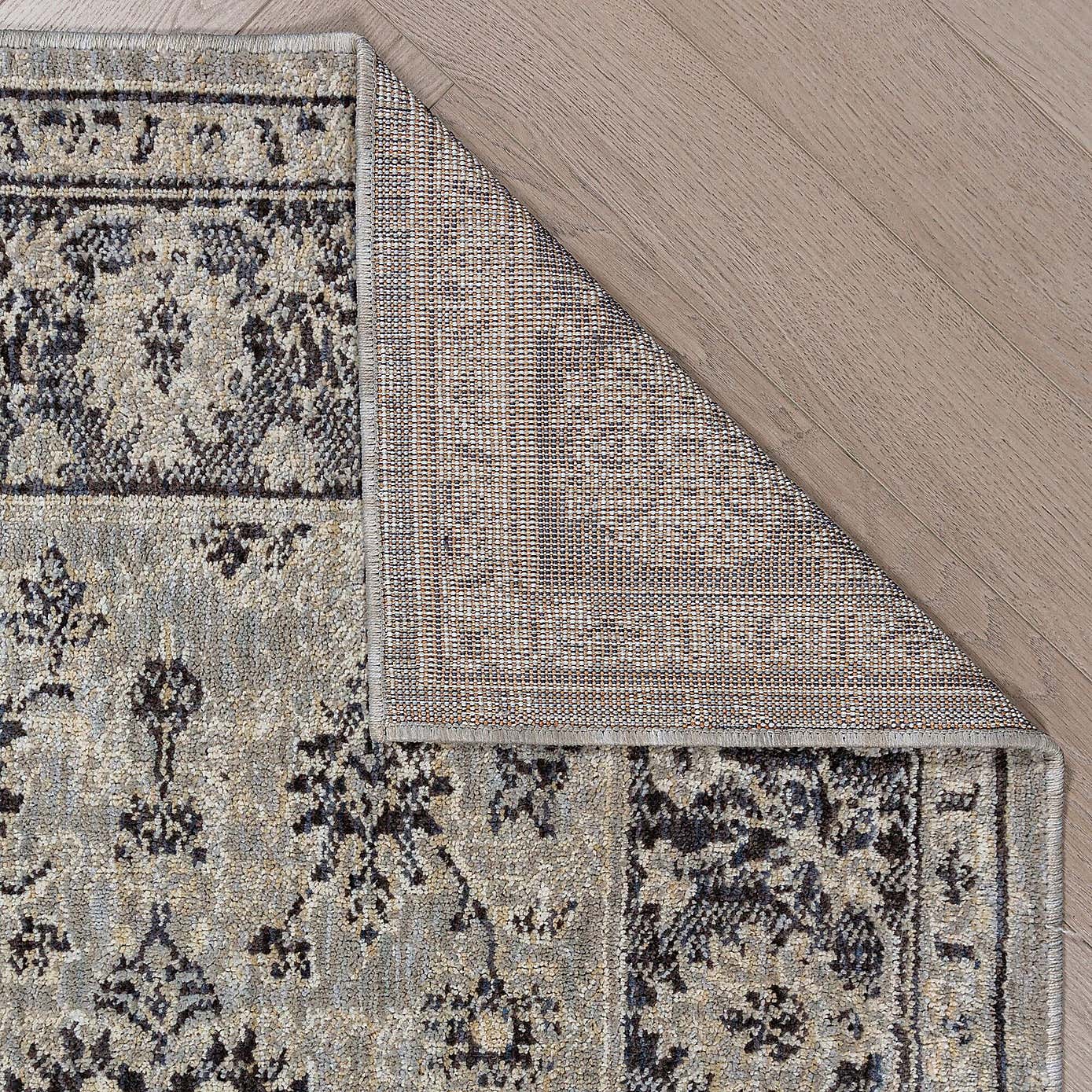 Carousel zoom image position 3 of 5