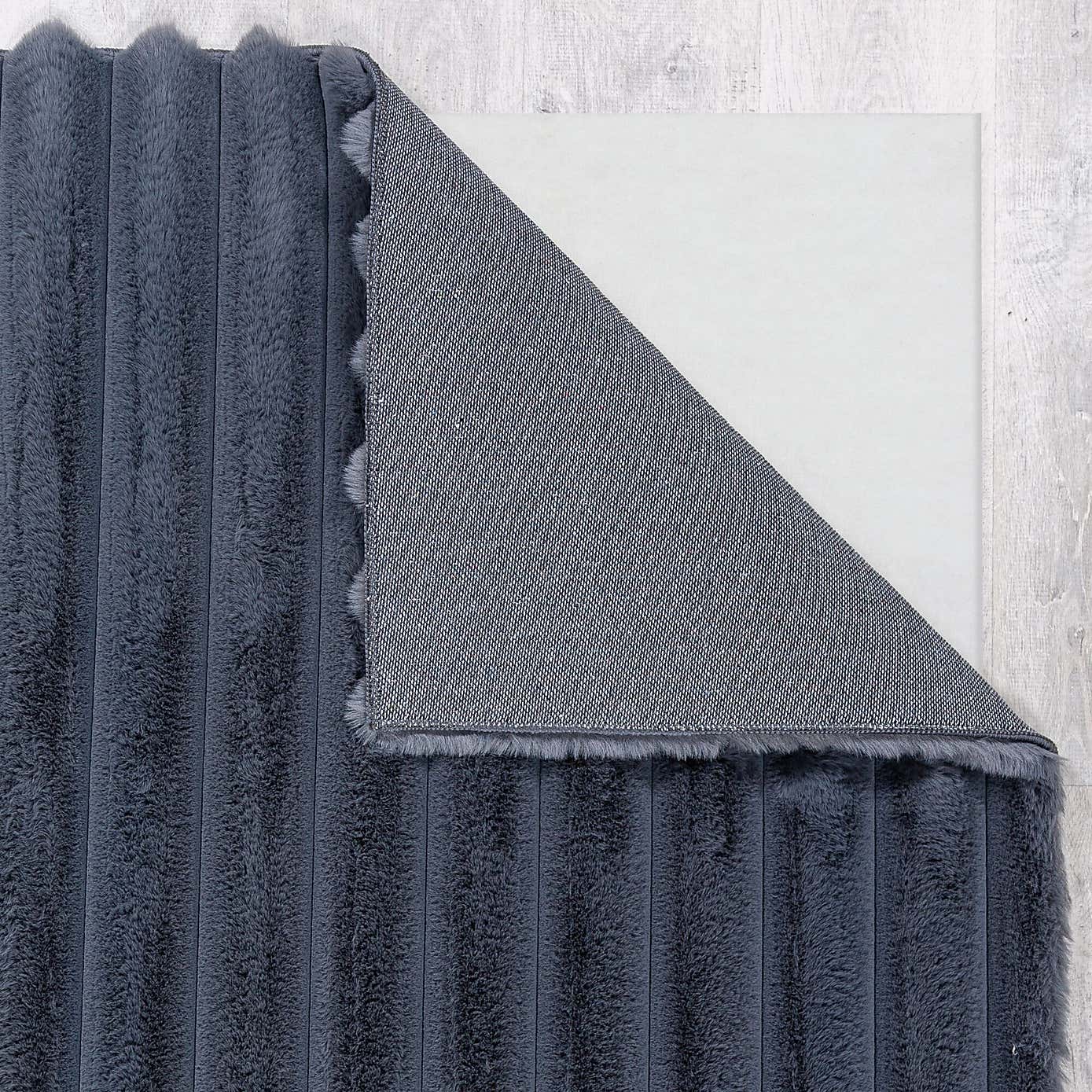 Carousel zoom image position 3 of 6