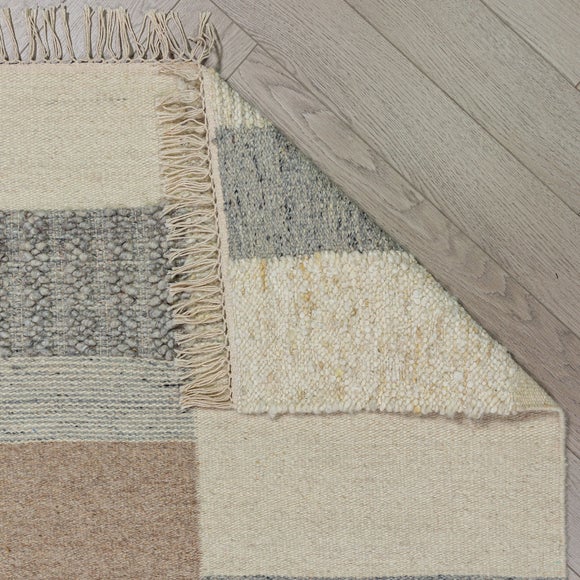 Carousel navigation image position 3 of 7