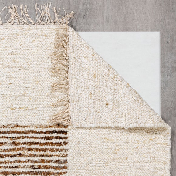 Carousel navigation image position 3 of 7