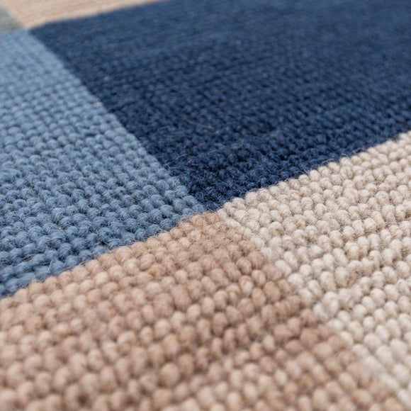 Carousel navigation image position 2 of 7