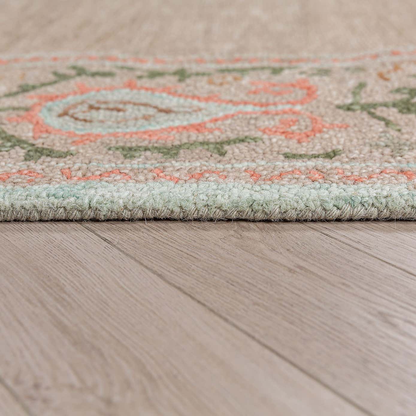 Carousel zoom image position 4 of 7