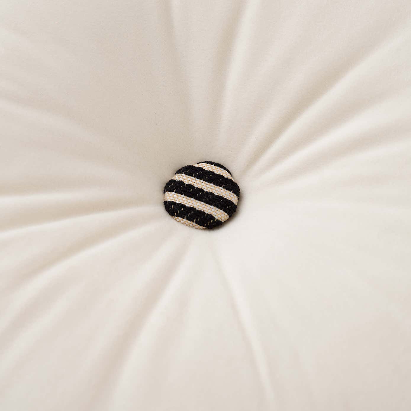 Carousel zoom image position 2 of 4