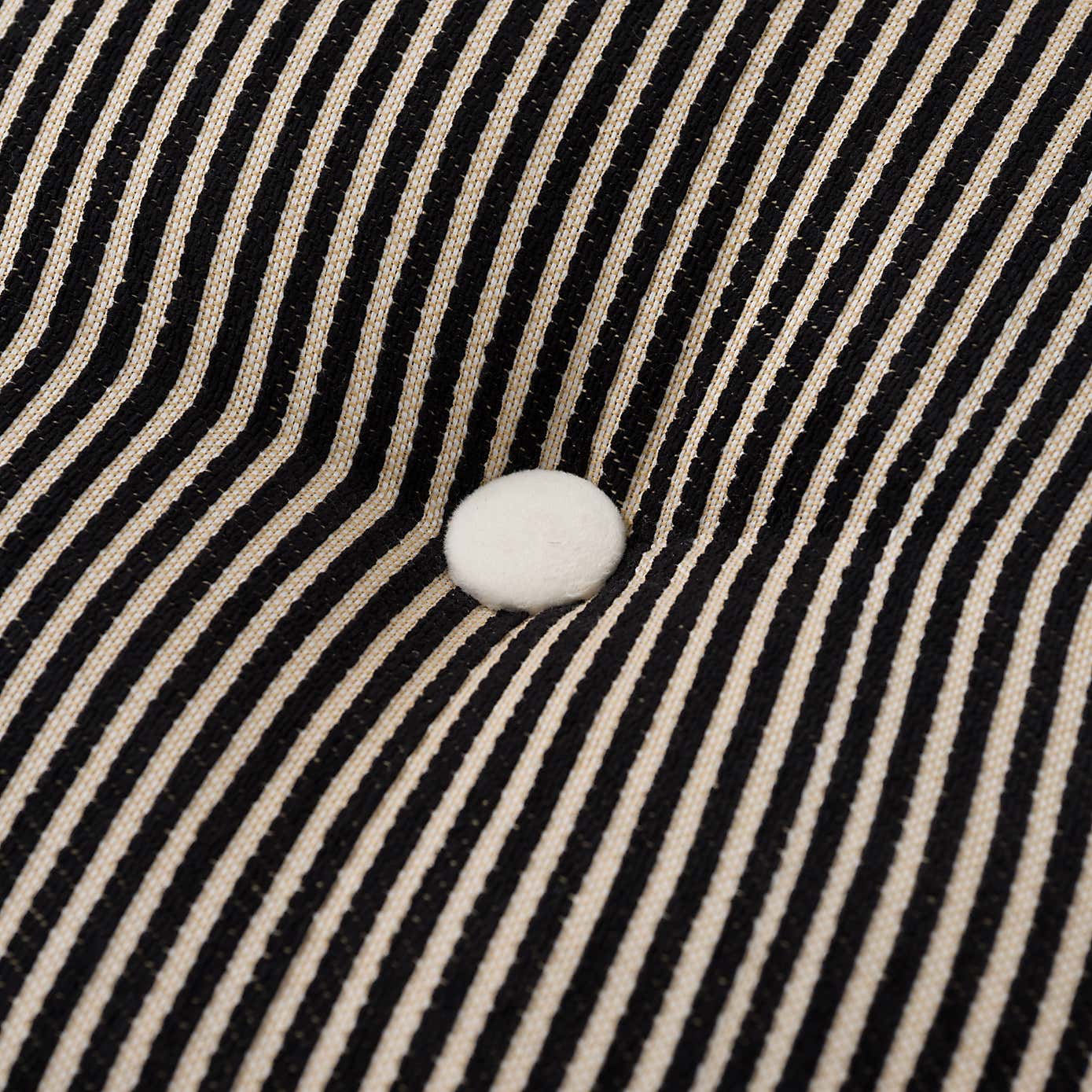 Carousel zoom image position 2 of 4