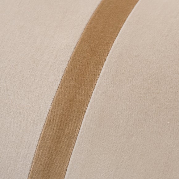 Carousel navigation image position 2 of 4