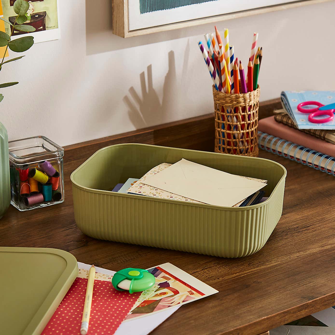 Carousel zoom image position 2 of 3