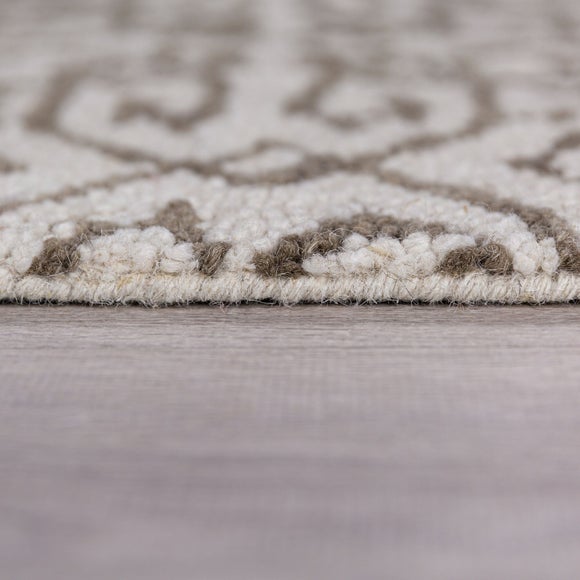 Carousel navigation image position 4 of 6