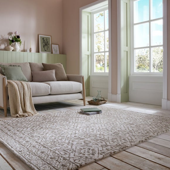 Kaia Traditional Wool Rug