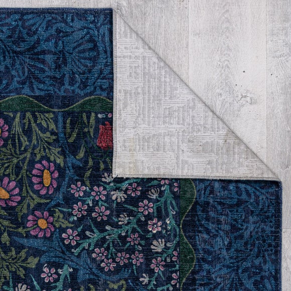 Carousel navigation image position 3 of 5