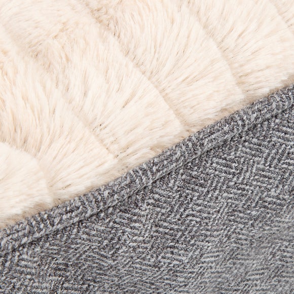 Carousel navigation image position 3 of 5