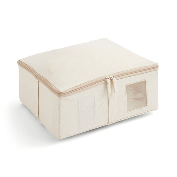 Carousel navigation image position 3 of 4