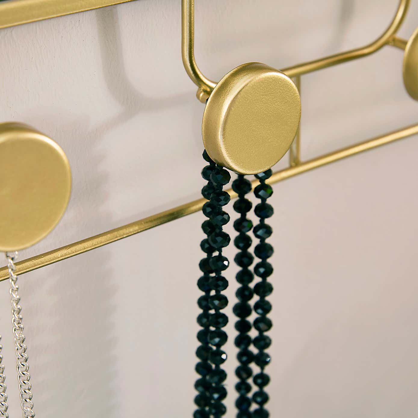 Carousel zoom image position 2 of 3