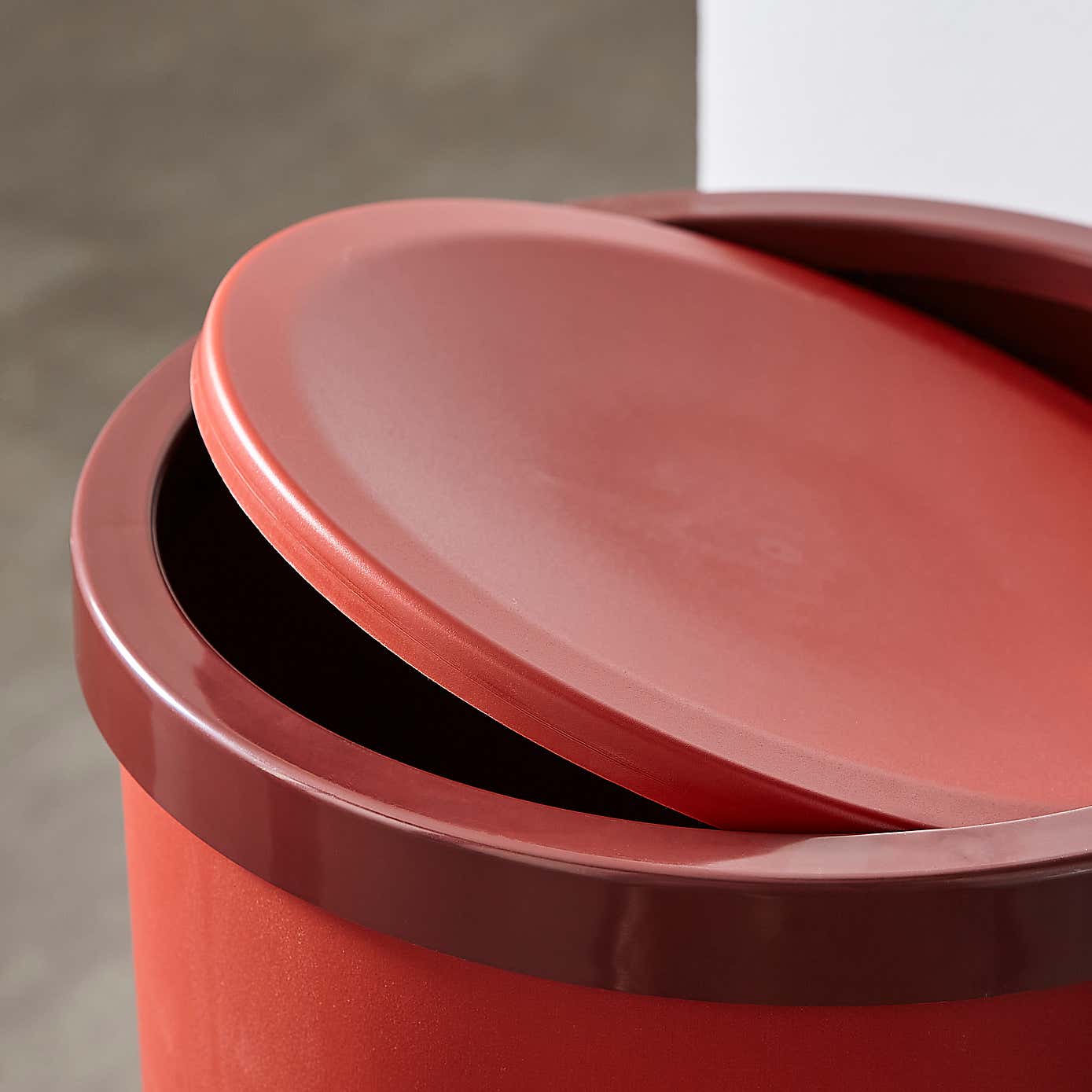 Carousel zoom image position 2 of 3