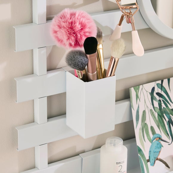 Carousel navigation image position 1 of 3