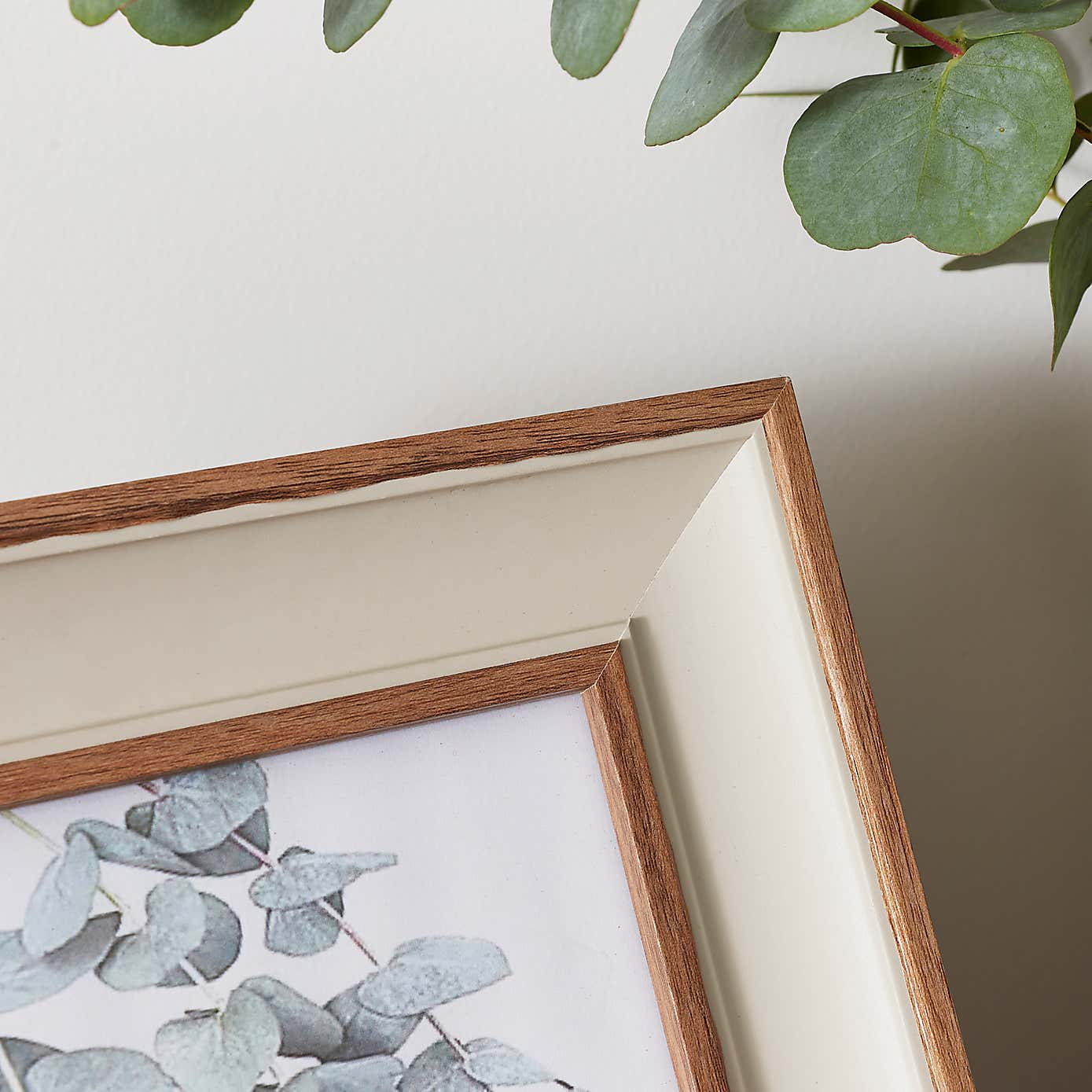 Carousel zoom image position 2 of 3