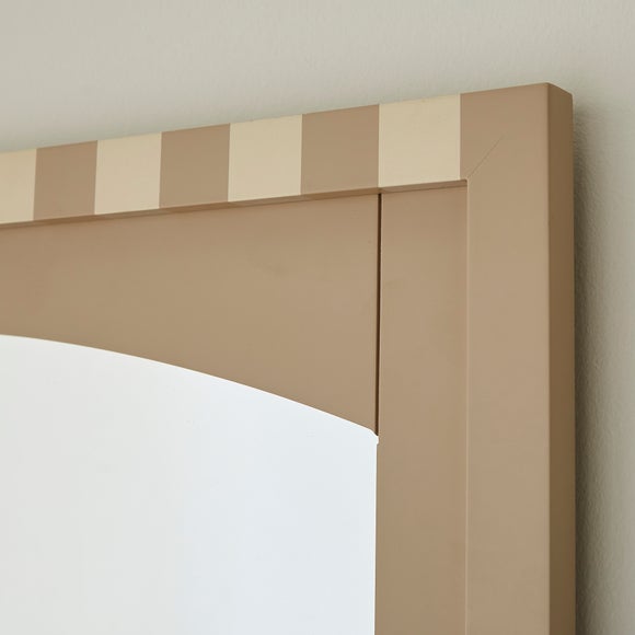 Carousel navigation image position 2 of 3