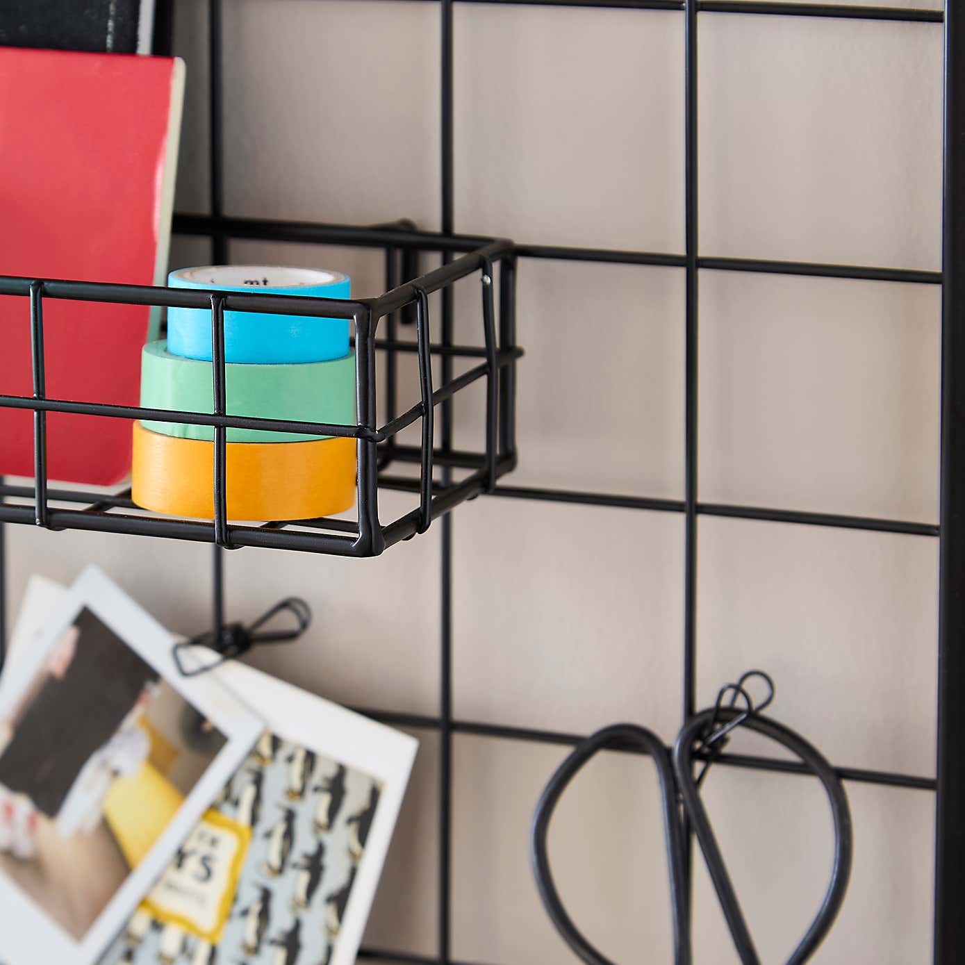 Carousel zoom image position 2 of 3