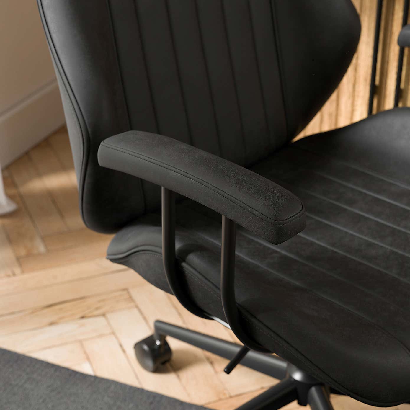 Carousel zoom image position 4 of 8