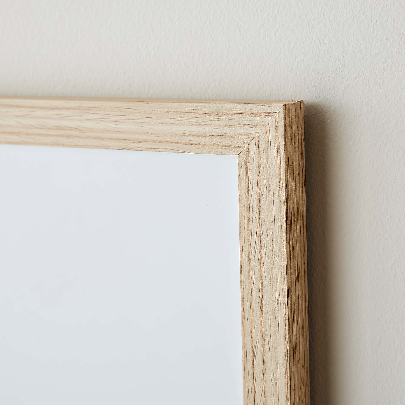 Carousel zoom image position 2 of 3