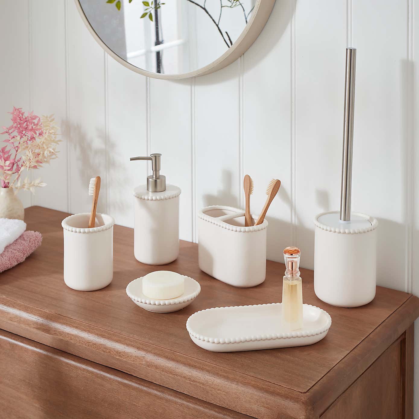 Carousel zoom image position 3 of 3