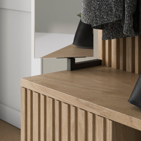 Carousel navigation image position 3 of 6