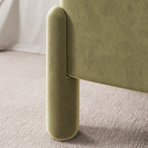 Carousel navigation image position 5 of 7